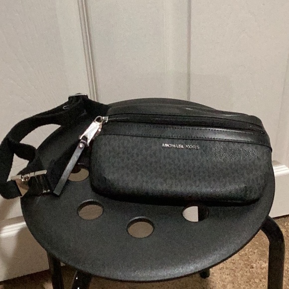 Michael Kors NWOT Logo Monogram Belt Bag - see description - Picture 1 of 11